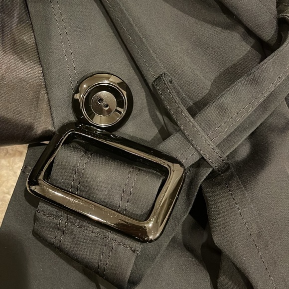 Ellen Tracy Black Raincoat Button Front Belted Petites M Removable
Hood - Picture 5 of 9